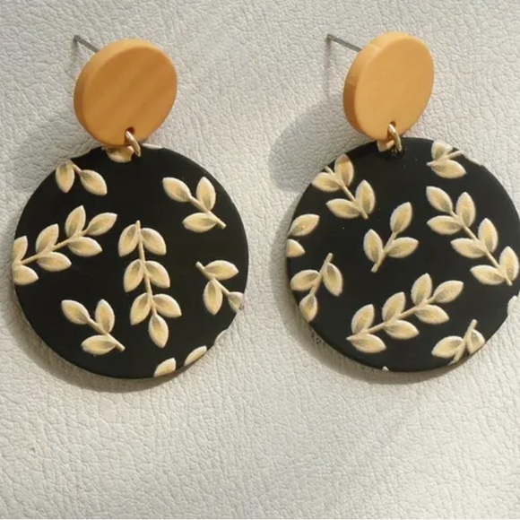 Round Shape Yellow Twig Leaf Pattern Dangle Earrings - Picture 1 of 5